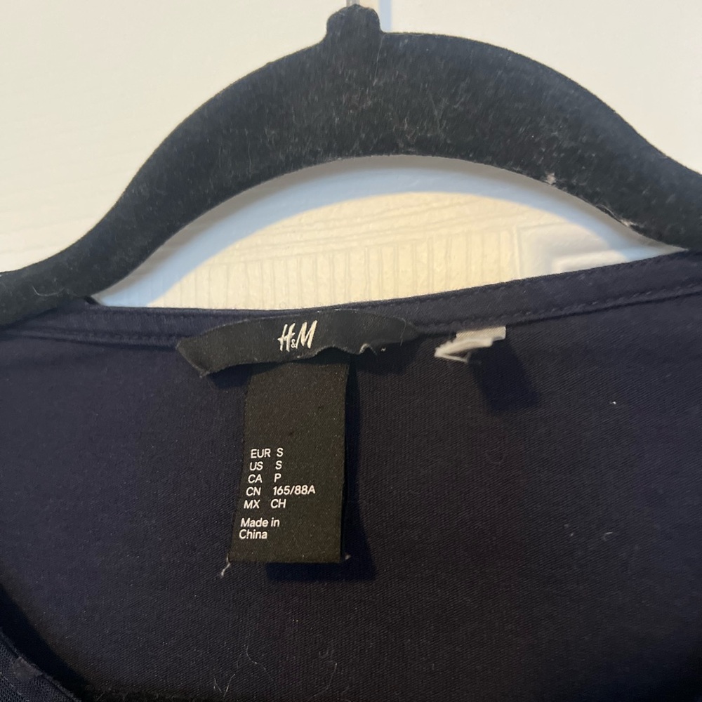 H&M Dark Blue Long laced sleeve top size S - Picture 3 of 3